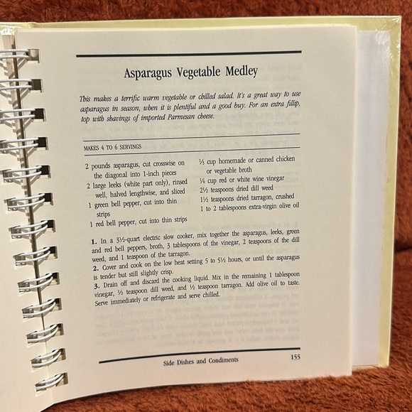 VINTAGE | The Best Slow Cooker Cookbook Ever ( copyright 1995 ) - Picture 7 of 8